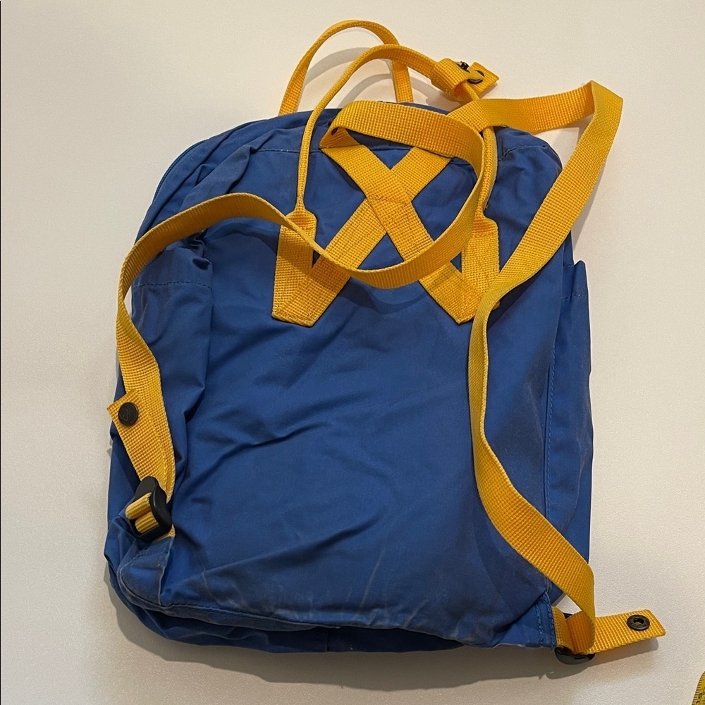 Fjallraven Kånken UnBlue and Yellow Backpack - Picture 6 of 8